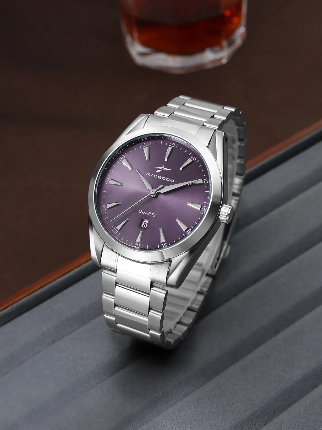 Men's Round Quartz Watch with Calendar Function, Stainless Steel Strap, Ideal for Daily Wear, Perfect Gift for Birthdays or Special Occasions