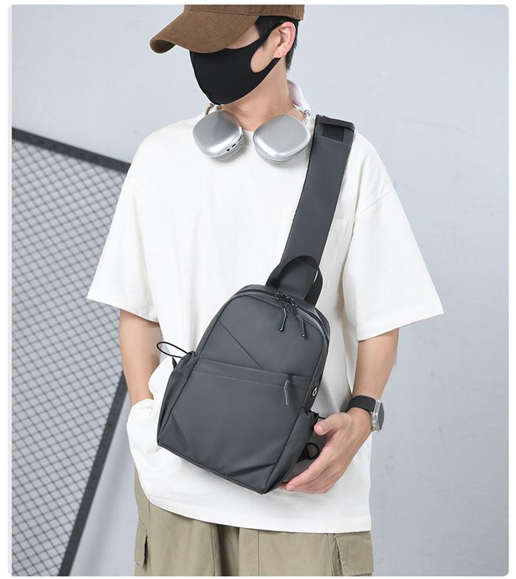 2026 trendy black leather shoulder bag, urban men's bag, suitable for short trips