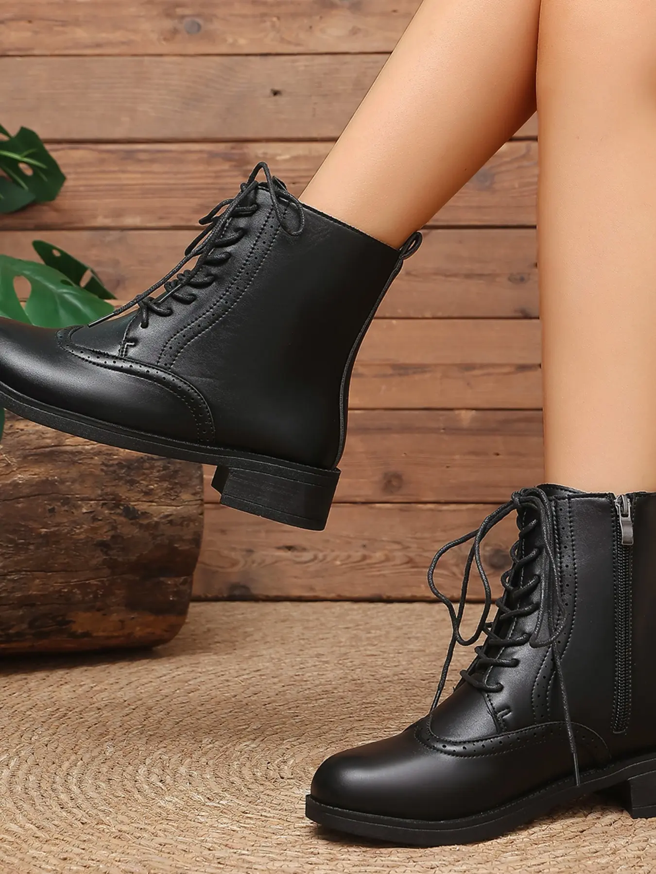 Women's New Lace-Up Brogue Ankle Boots, Side Zip Flat Heel, Round Toe Retro Boots, Casual Style, Daily Commute, Outdoor Wear, Street Fashion