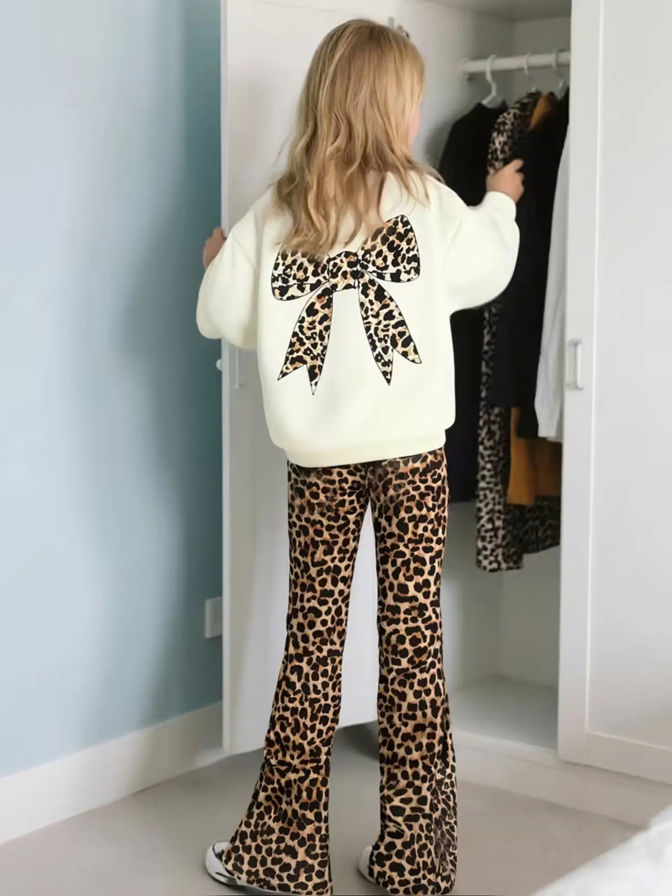 Leopard Print Bow Top and Micro Flare Pants Set, Casual Retro Style, Slim-Fitting, All Seasons, Girls' Fashion Two-Piece