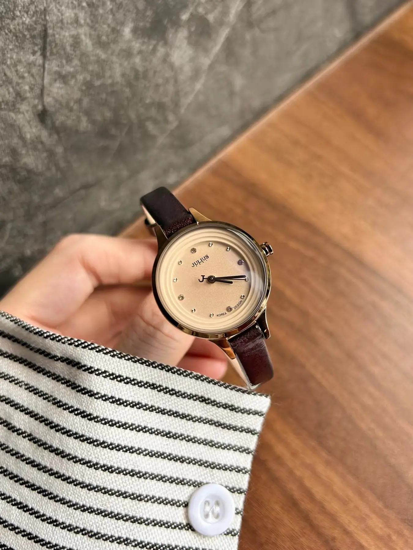 Women's Watch, Elegant Retro Style Leather Strap, Small Dial Waterproof Quartz Watch, Perfect Gift for Her, Model 833