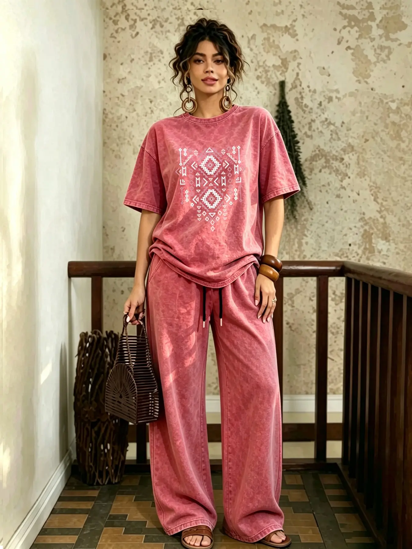 Tri-color Bohemian Western tribal print casual set; American 90s retro-casual style; drapey wide-leg pants fit; perfect for trendy "influencer-style" photos at cool spots.