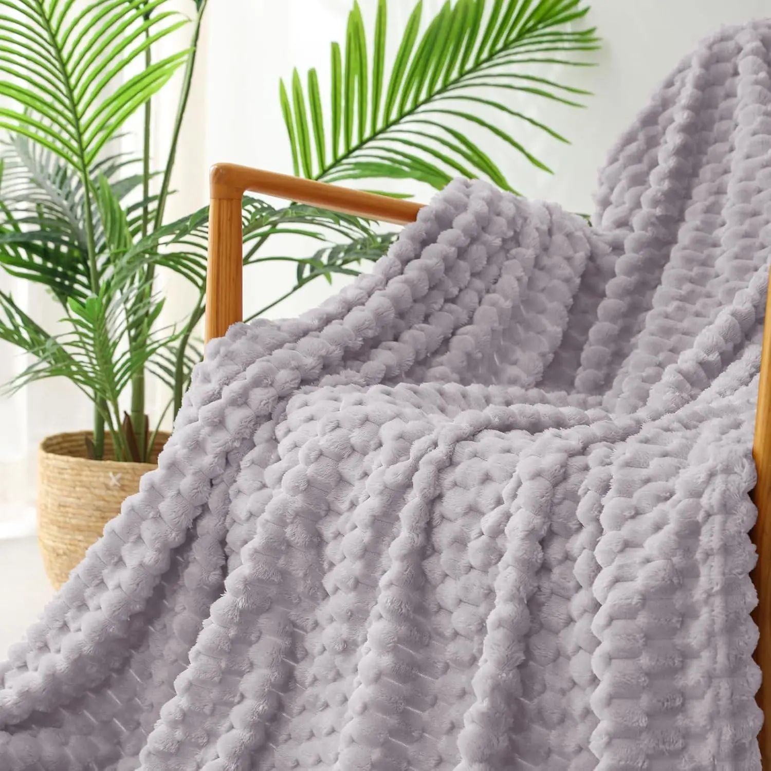 Utopia Plaid Fleece Blanket, Soft Lightweight Teddy Blanket, Light, Suitable for Sofa and Bed, Cozy Home Decor Accessory