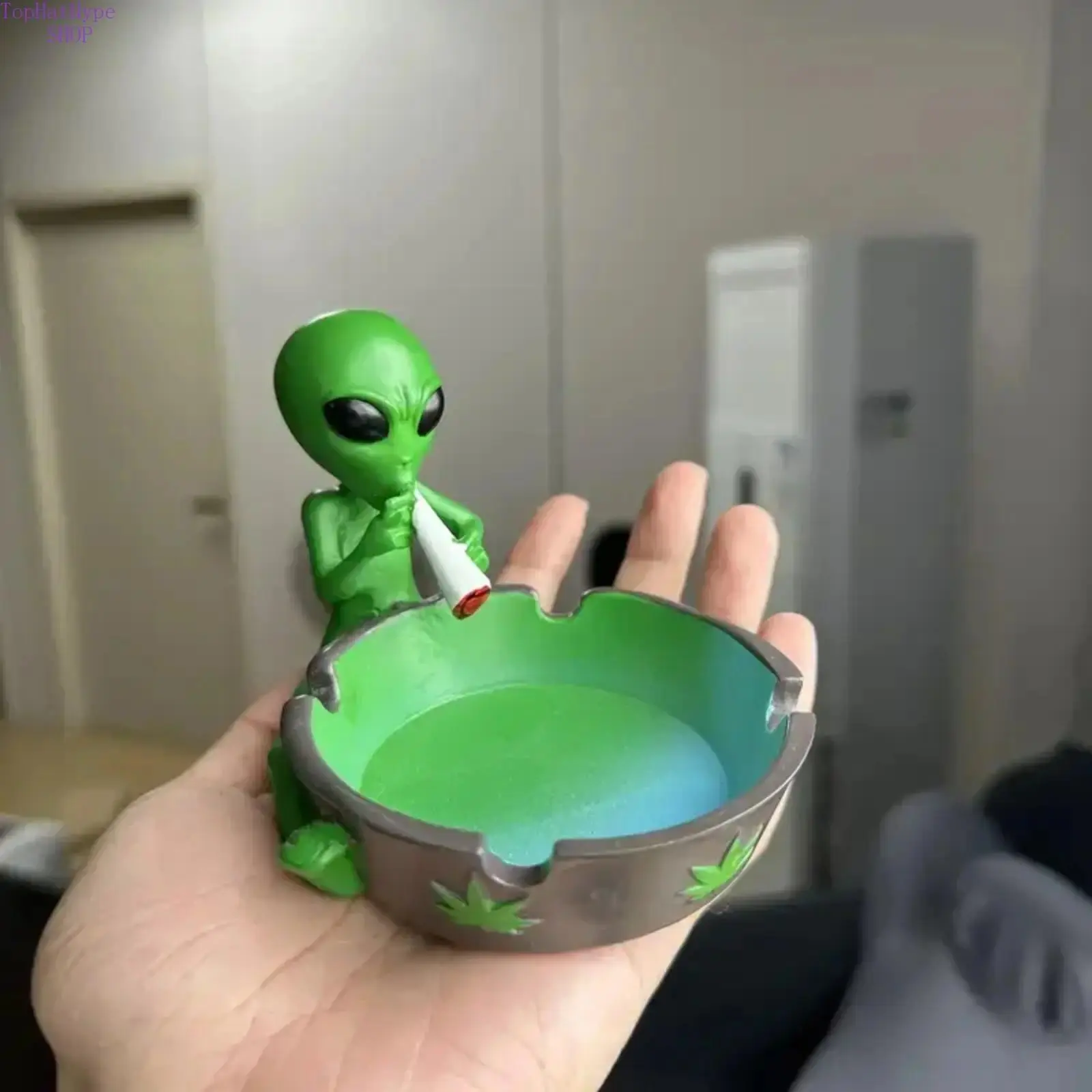 2026 Creative Resin Alien Sculpture Ashtray Ornament, Waterproof Fantasy Figurine For Indoor & Outdoor Desktop Display, Unique Room Decor For Christmas, Halloween, Easter And Thanksgiving Holiday Layouts