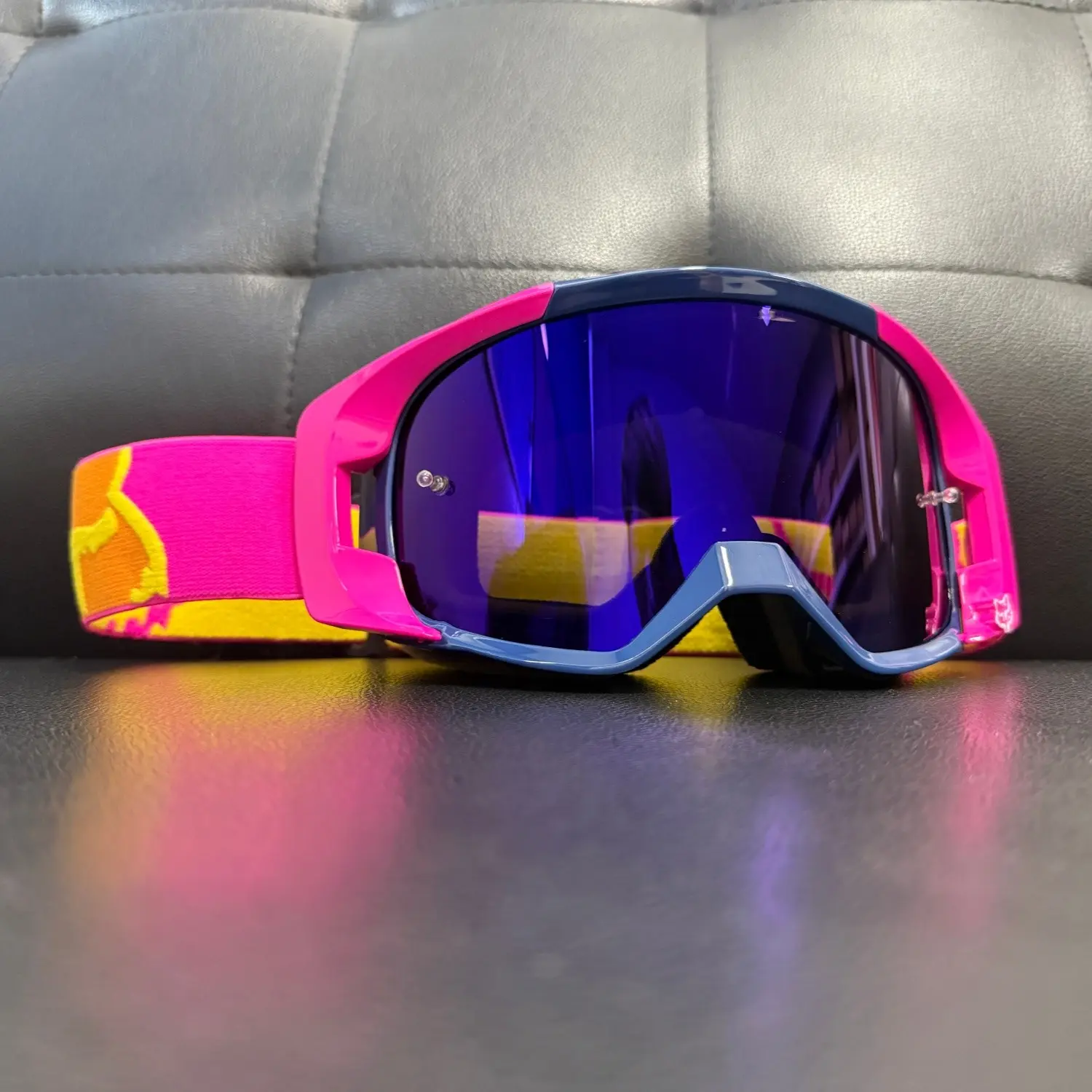 Professional High-Definition Off-Road Motorcycle Goggles, Windproof Dustproof Uv400 Goggles, Outdoor Riding Goggles, Ideal for Mountain Biking, Skiing, and Outdoor Sports