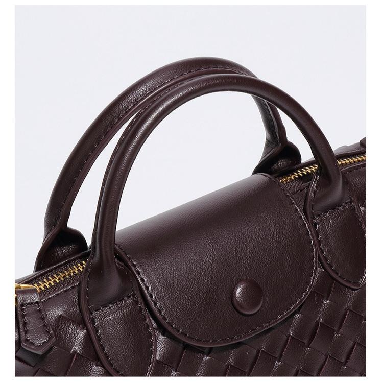 6252 Hand-woven Shoulder Dumpling Bag 2025 New PU Leather Fashion Commuter Messenger Bag
