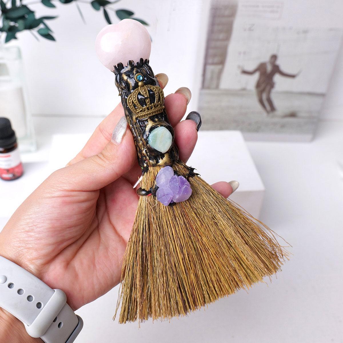 Heart Shaped Crystal Broom, 1 Count Natural Crystal Heart Shaped Magic Broom Witch Broom Reiki Gemstone for Cleansing Healing Fengshui Gemstones and Crystals