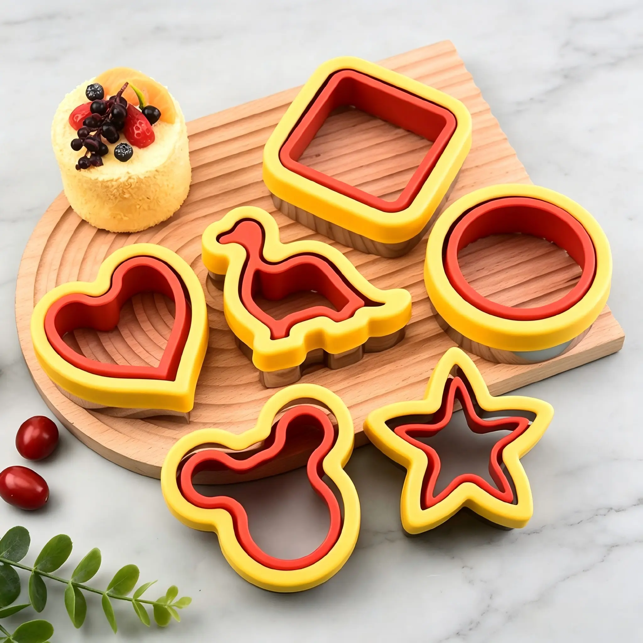 3/6 PCS Sandwich Cutter & Crust Sealer Set Baking Tool Stainless Steel with Protective Handles Bear Dinosaur Star Heart Shapes for Kids Lunch Bento Boxes Uncrustables Maker Bread Mold Toast Pastries DIY Baking