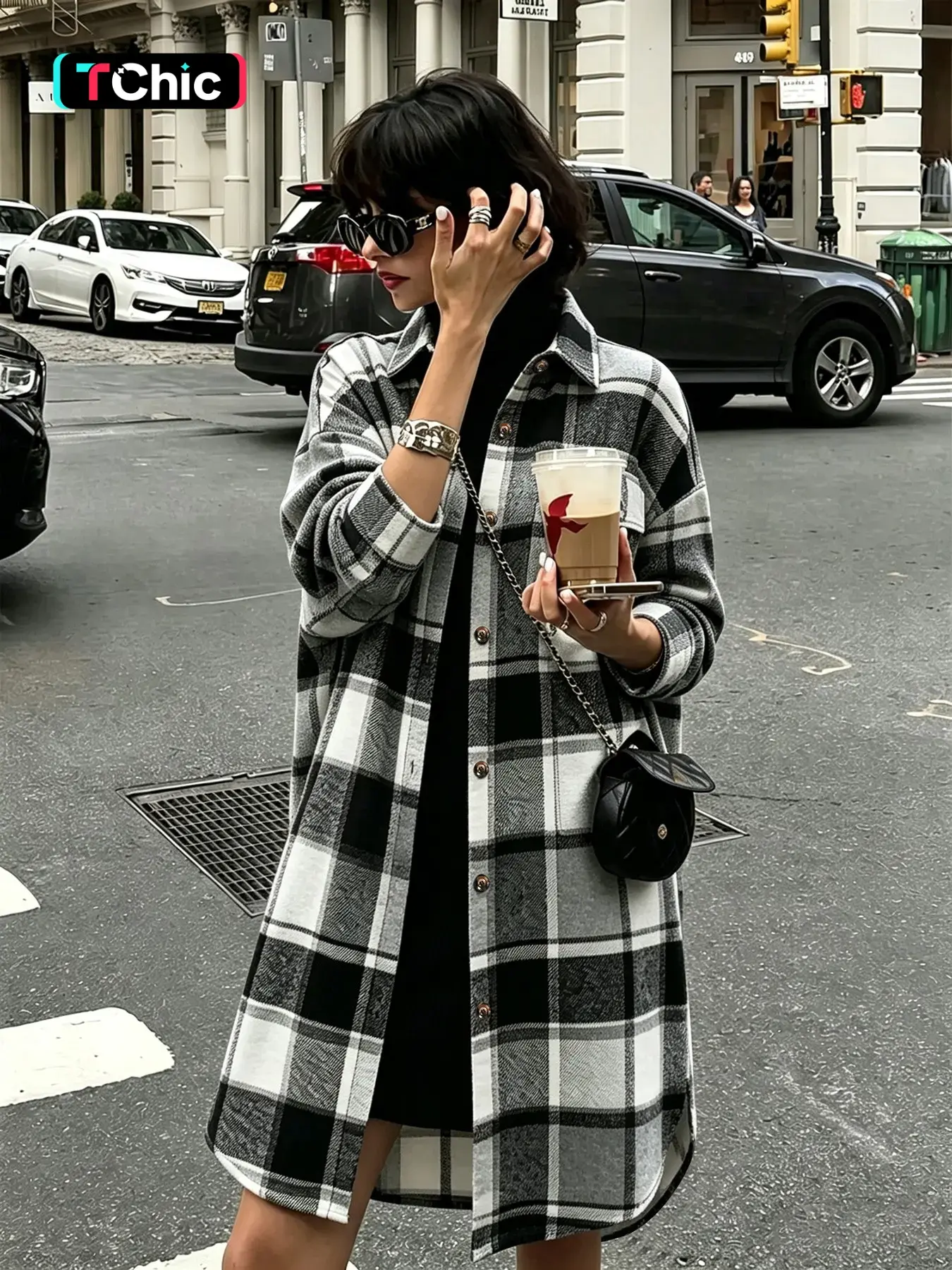 Women's Fall Winter Split Hem Notched Collar Loose Fit Plaid Wool Shirt Jacket, Shacket Jacket, Casual Long Sleeve Outerwear for Cold Weather
