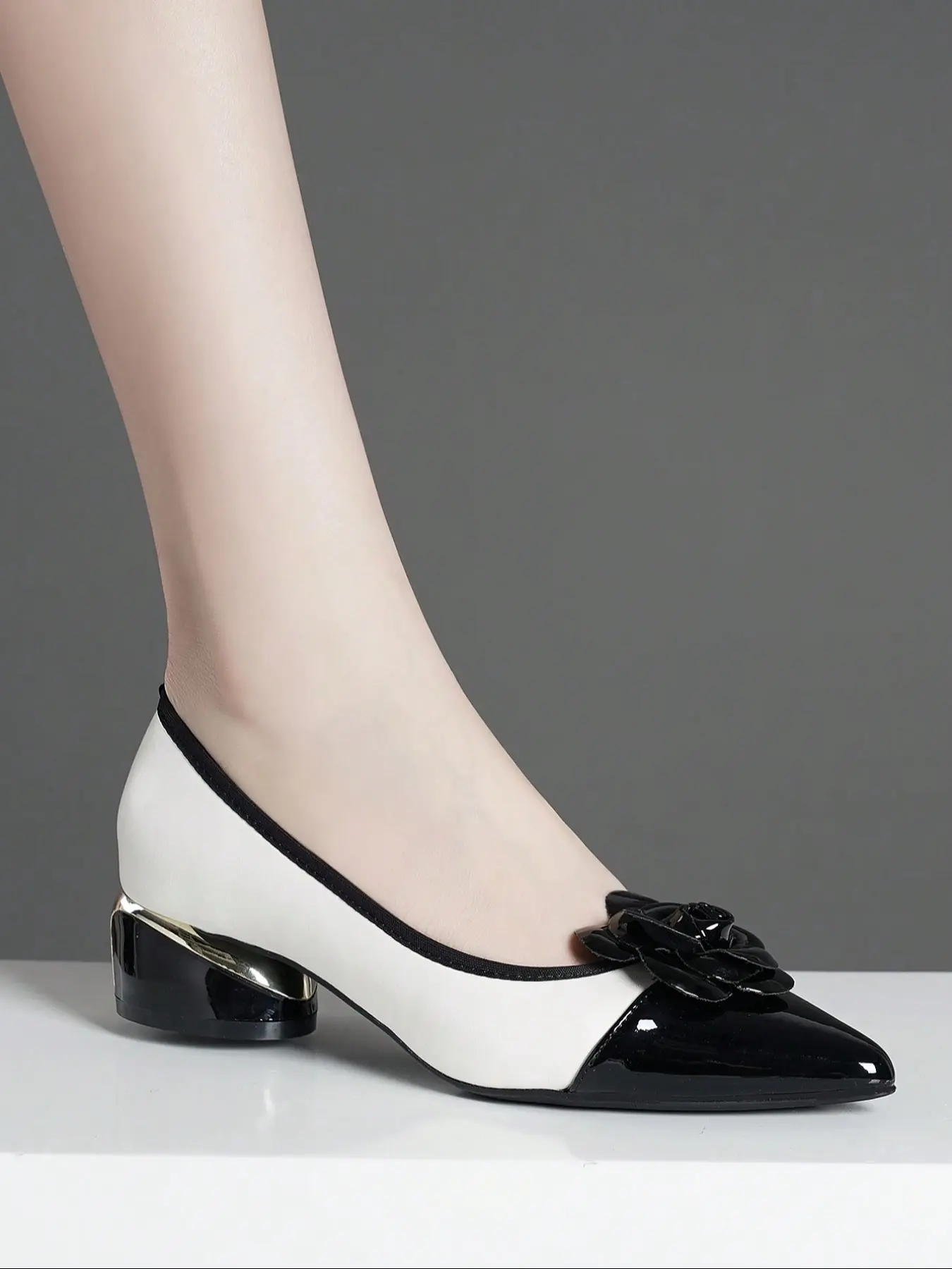 Elegant Fish Scale Pattern Women's Wedge Heel Shoes, PU Leather Upper, Rubber Sole, Perfect for Daily Commute & Workwear