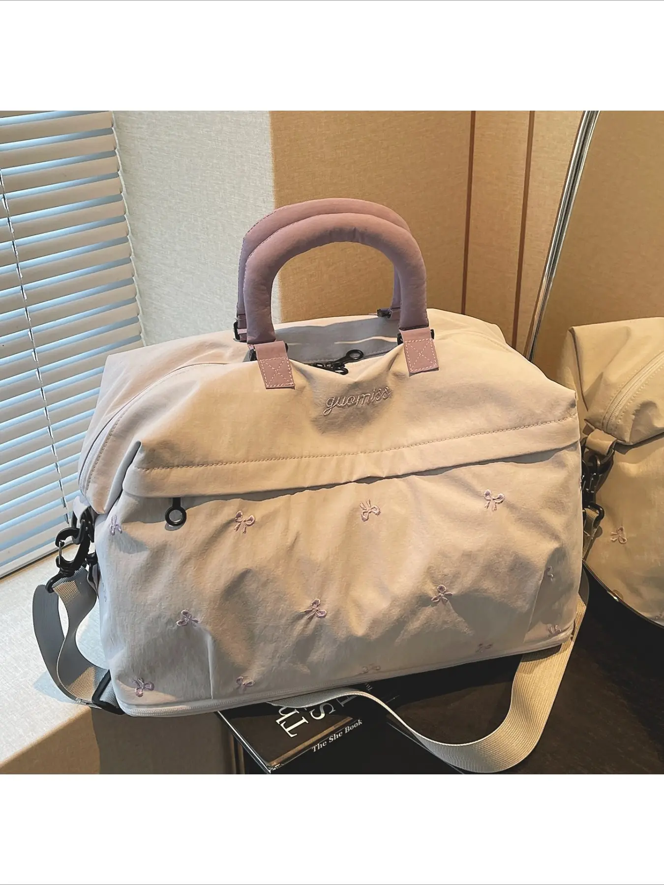 Women's Cute Bow Embroidery Travel Duffle Bag, Multifunctional Travel Duffel, Gym Duffel Bag, Travel Bags, Expandable Large Capacity Nylon Weekender, Detachable Shoulder Strap, Multi Pocket Gym Bag