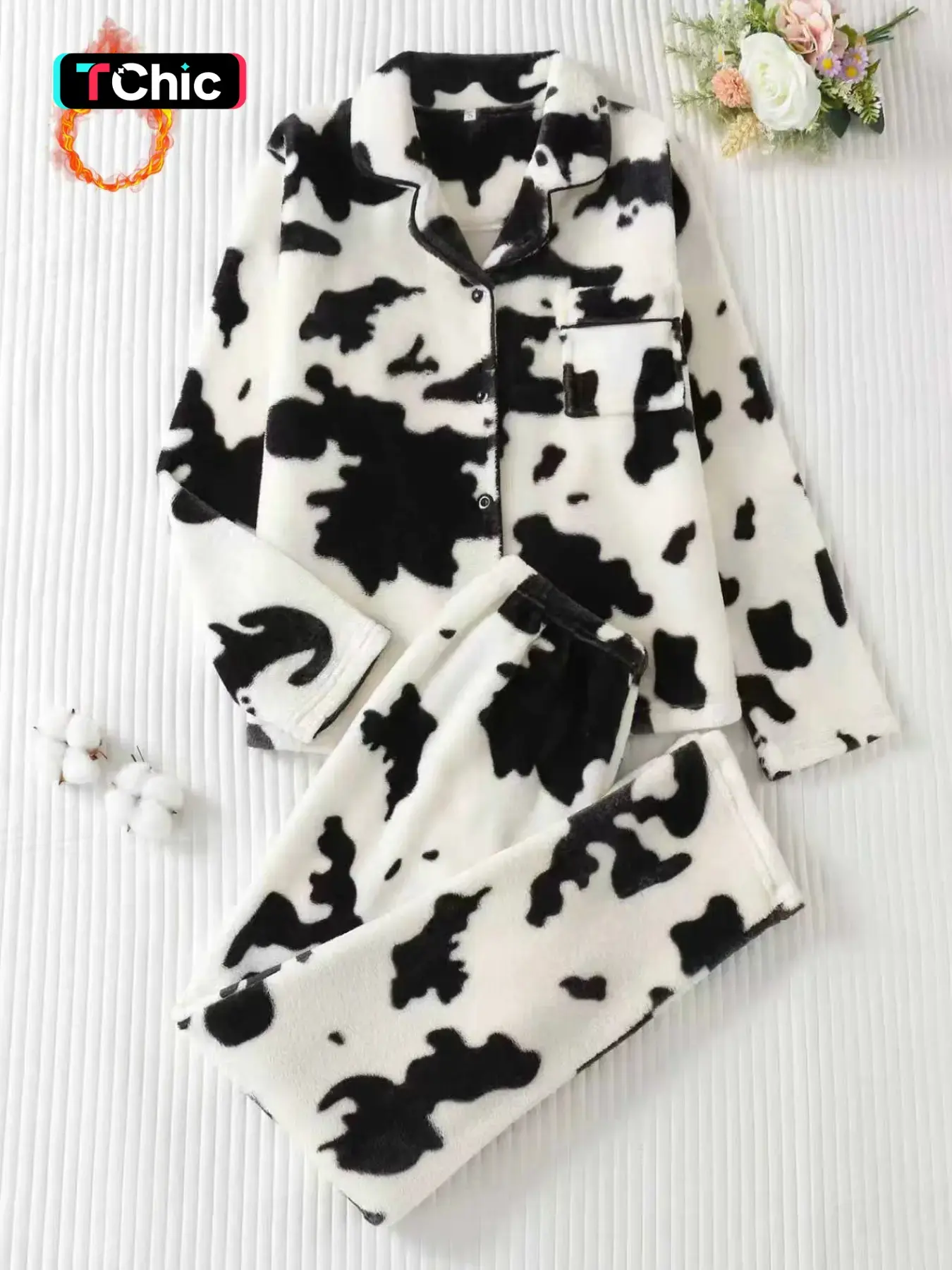 Women's Flannel Pajama Set, Matching PJ Set, Cow Pattern Long Sleeve Button Top & Elastic Comfortable Pants, Winter Fitted Sleepwear, Casual Home Wear, Loungewear