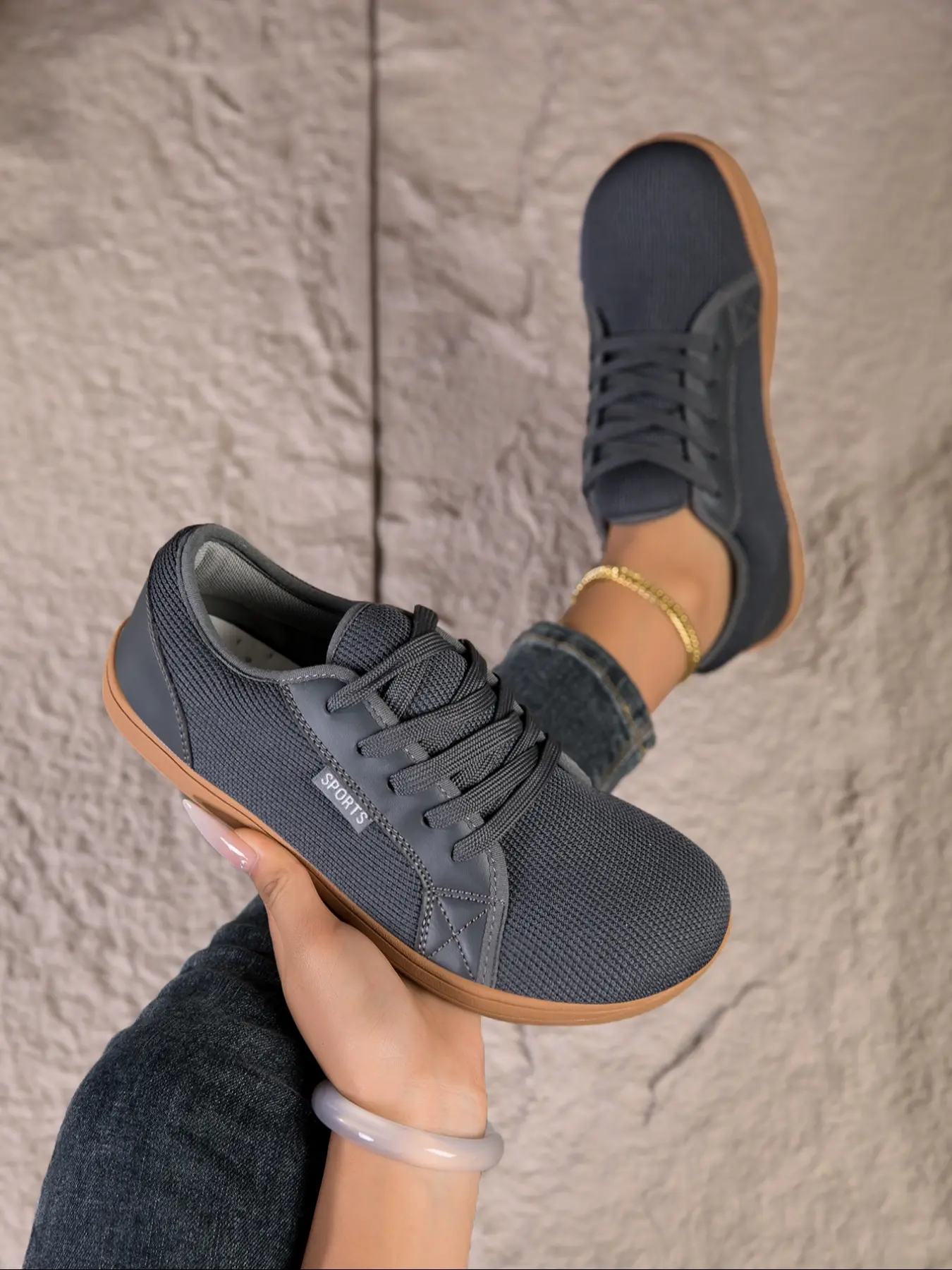 Women's Wide Head Shoes, Breathable Low Top Mesh Casual Sports Shoes, Large Size Fitness Exercise Shoes, Soft Comfort Durable Anti-Slip All-Season Wear, Lightweight Athletic Workout Sneakers, Low Top Trainers