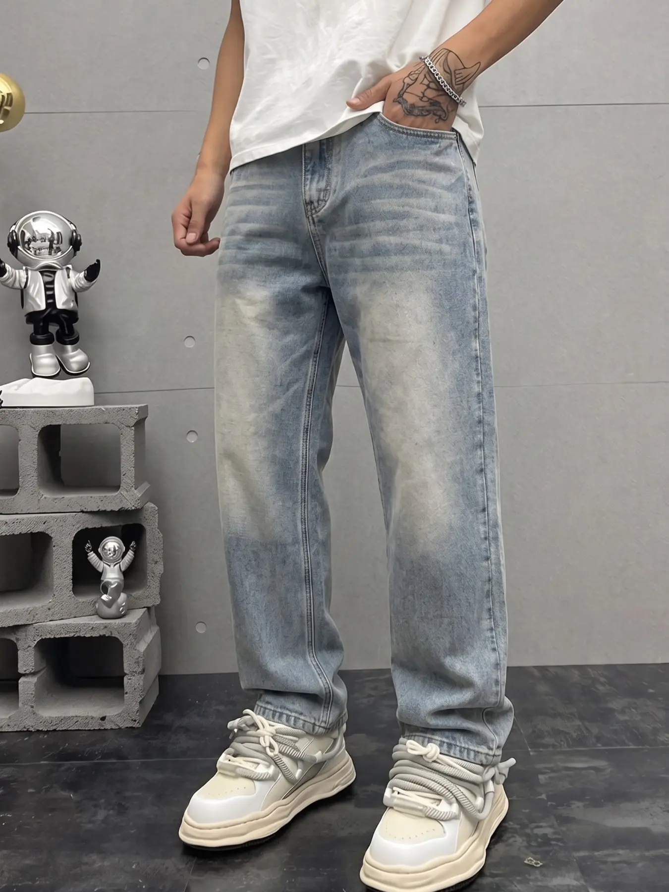 Trendy American Vintage Washed Loose Straight Jeans Pants, Multi-Process Design, Fashionable Urban Street Style, Ideal for Travel and Parties, Casual Streetwear Jeans