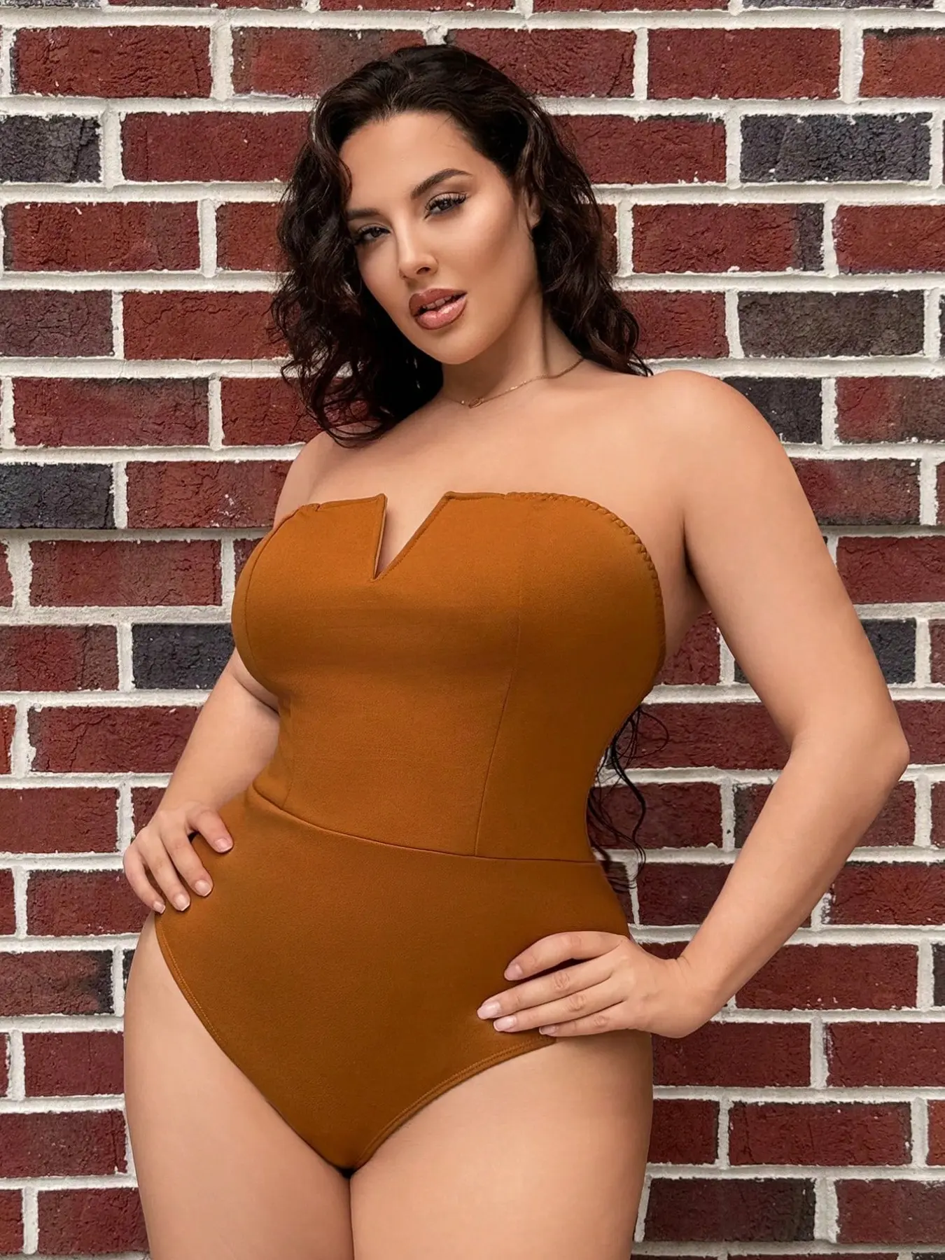 Women's Plus Size Strapless Bodysuit, Solid Color Tube Top One Piece with V Notch Neckline, Fitted Going Out Bodysuit for Date Night, Club, Party, Concert, Birthday, Vacation, Festival, Y2K Fall Fashion, Elegance and Trendy Night Out Outfits