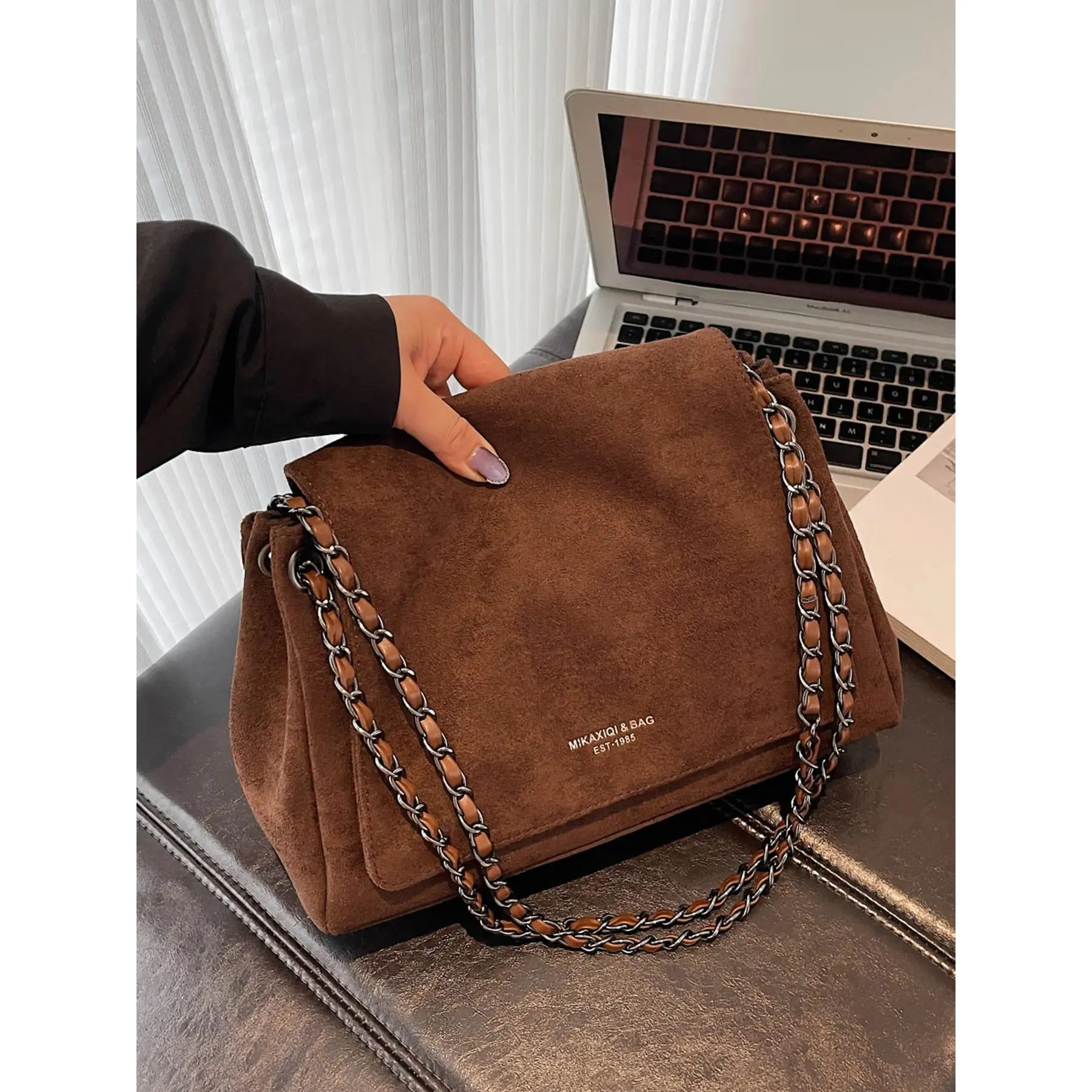 Suede Shoulder Bag for Women, Vintage Chain Strap Crossbody Purse, Brown Flap Handbag, Quiet Luxury Style Everyday Bag for Fashion Lovers