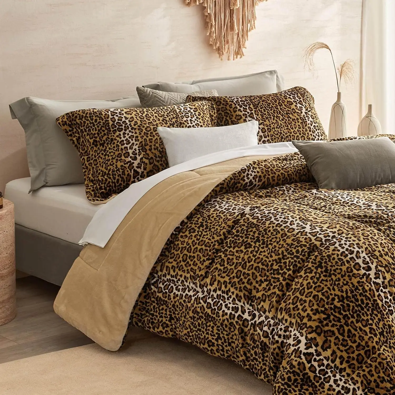 Leopard Velvet Flannel King Comforter Set-Cheetah Print Western Blanket,Luxury Fuzzy Heavy Bedding Set,3 Pieces Plush Winter Bed Set with Comforter (90"x104")&2 Pillow Shams (20"x36"