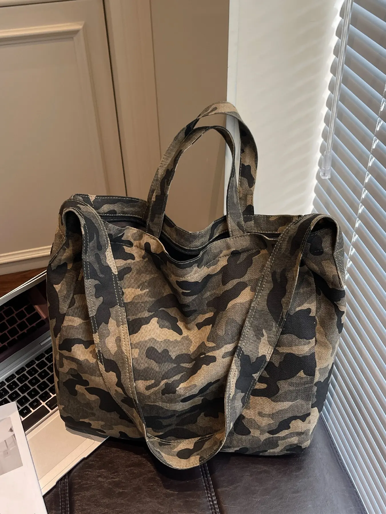 Vintage Camouflage Large Capacity Tote Bag, Casual Fashion Bag, Long Shoulder Strap, Crossbody or Single Shoulder, Women's Outdoor Casual Commute Travel Bag, Crossbody Bags, Daily Commute Bag
