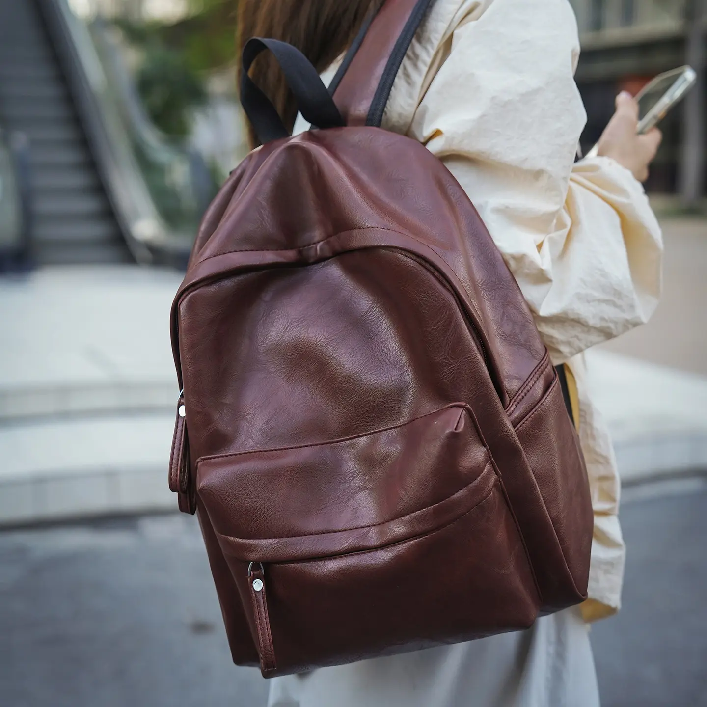 Men's Vintage Leather Backpack - Waterproof, High-Capacity Zipper Laptop Bag for College/Work