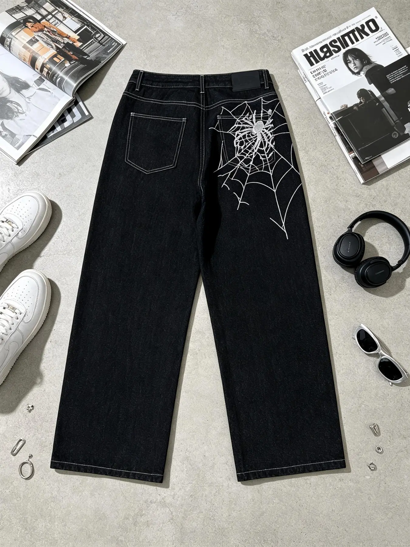 Men's Stylish Spider Web Pattern Embroidered Washed Denim Jeans, Casual Loose Fit Versatile Jeans for All Seasons, Comfortable Everyday Wear