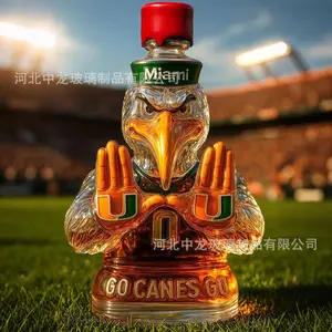 The most popular competitive sports football team, the Miami Hurricanes, uses a "U" gesture to reject defeat and weaken opponents.The team's totem symbolizes good fortune and is a decorative item