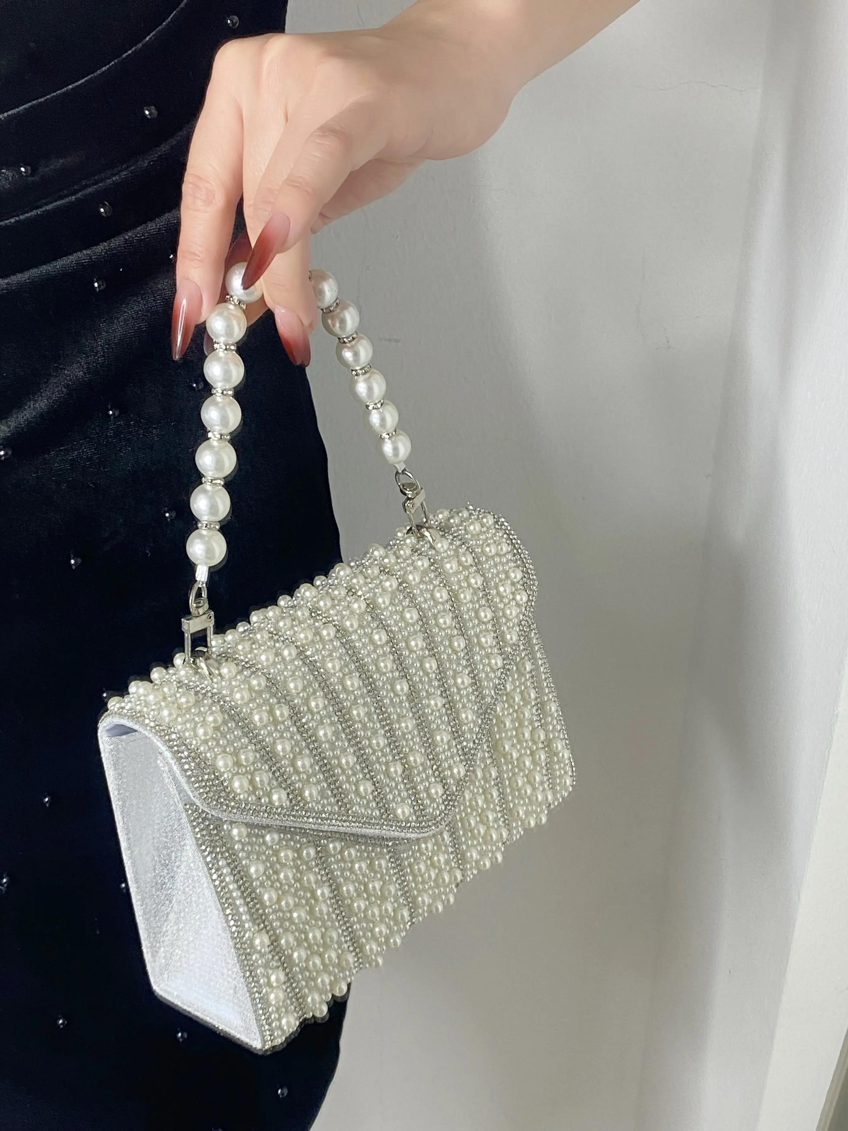 Elegant Pearl Evening Bag for Women, Perfect for Weddings & Parties, Stylish Handbag Gift Idea, Ideal for Holidays, Evening Handbags