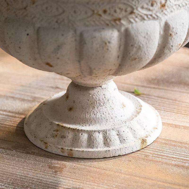 A French decorative vase crafts decorative ornaments romantic trophy shaped crafts