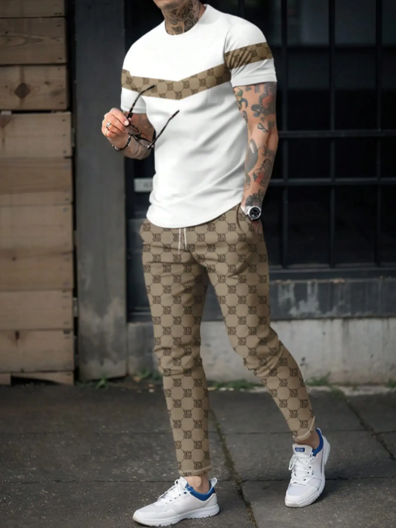 Men's 2-Piece Set: Printed Round Neck T-Shirt and Pants, Casual Classic Slim-Fit Short Sleeve Suit for Spring & Fall, All over Print Design Outfit