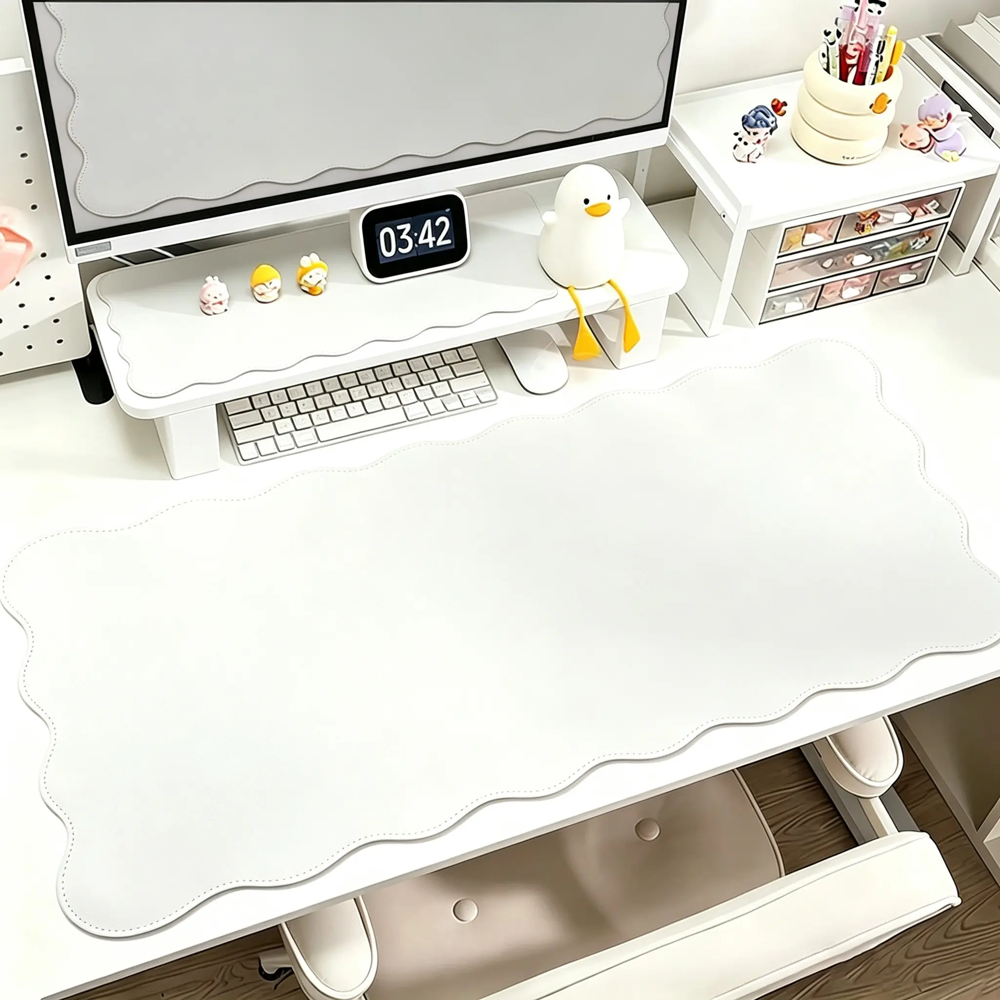 Solid Color Wavy Edge PU Leather Desk Pad, Large Non-Slip Extended Mouse Pad, Waterproof Easy To Clean Desktop Protector, Gift For Colleagues, Friends, Students, Suitable For Gaming Desk, Office Desktop, Home Desk