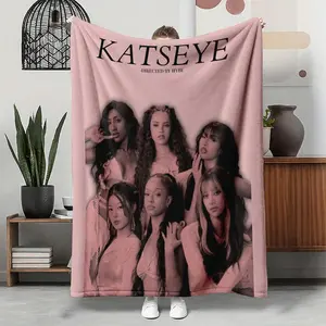 1pc Katseye Kpop Flannel Blanket, 2D Pink Tone Print Throw, All Season Soft Fleece Blanket for Bedroom, Living Room, Camping, Fa