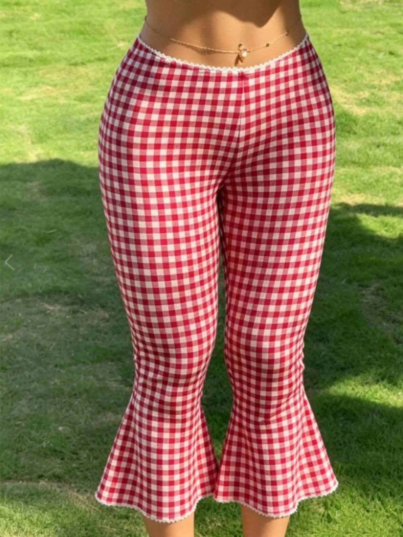 Fashion Plaid Capri Pants with Lace Trim, Mid Waist Cropped Leg, Unlined Plain Surface, Women's Casual Seven-Eighths Pants, Chic, Casual Summer Bottoms