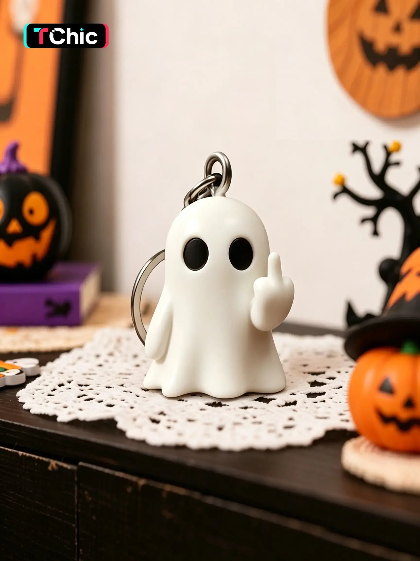 Halloween funny middle-finger ghost ornament, trendy and cool cute cartoon ghost pendant, quirky and creative vibe, unique and adorable 3D accessory, perfect for casually decorating backpacks or keychains, Keychain Accessories.