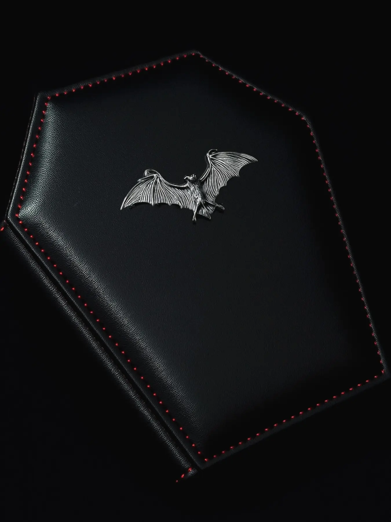 Gothic Style Coffin Bat Pu Leather Wallet, Unique Design Accessory, Perfect for Gothic Lovers, Stylish and Functional, Ideal Gift Choice