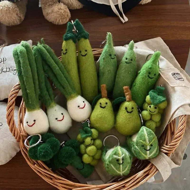 Small Handmade Wool Felt Vegetable & Fruit Doll Keyrings - Funny Broccoli Keychains, Custom Key Accessories, Multiple Styles Party Bag Gifts for Home & Festive Supplies