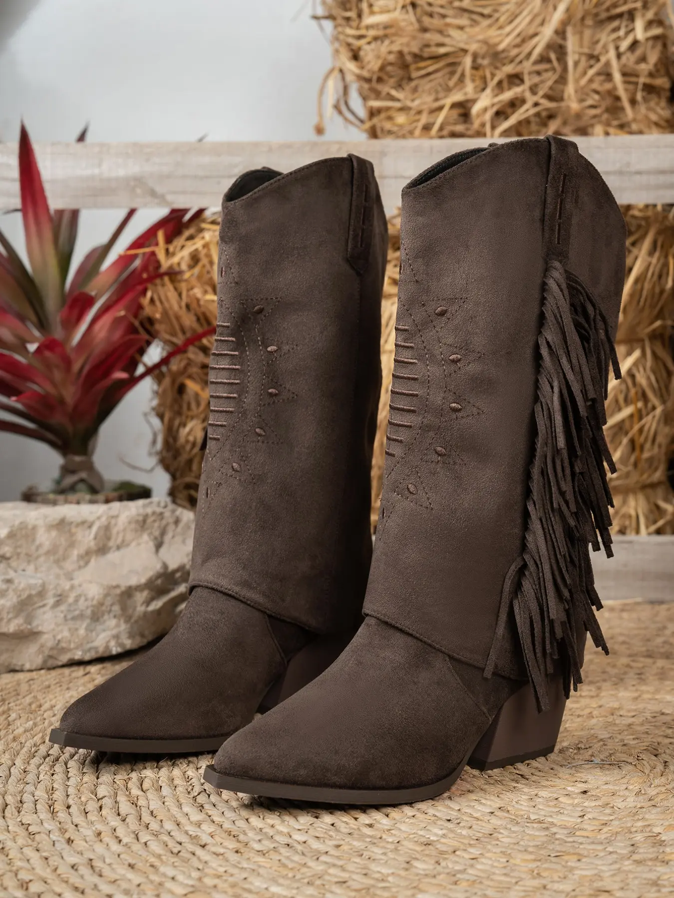 Vintage Faux Leather Western Cowboy Boots Cowgirl Boots for Women, Embroidered Pointed Toe Chunky Heel Mid-Calf Boot, Music Festival Fashion Shoes