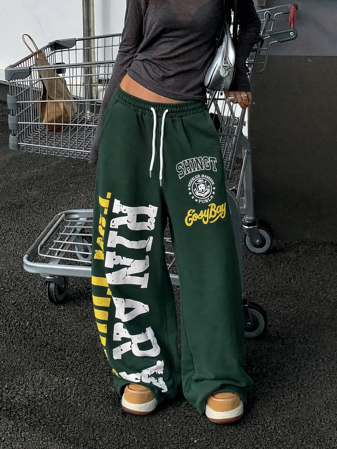American Street Dark Green Contrast Crack Letter Wide Leg Sweatpants, Drawstring High Waist Flowy Trousers, Vintage Print Loose Street Bottoms