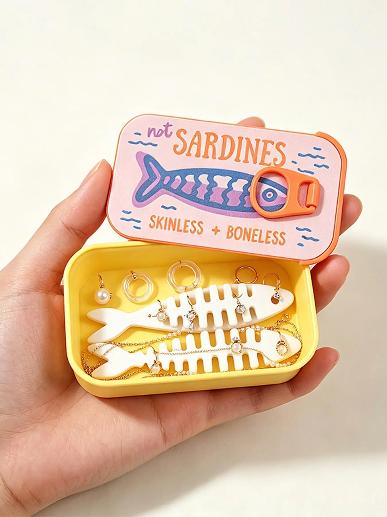 1pc Cute Sardine Can Jewelry Box, Portable Travel Jewelry Organizer with Fish Bone Necklace Holder, Mini Earring Ring Storage Case, Aesthetic Gift for Women Girls, Travel Organizer Containers