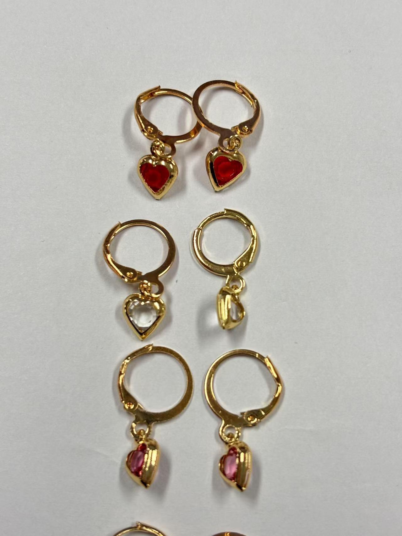 Exquisite luxurious colored heart-shaped zirconia ear studs, high-end and versatile women's earrings