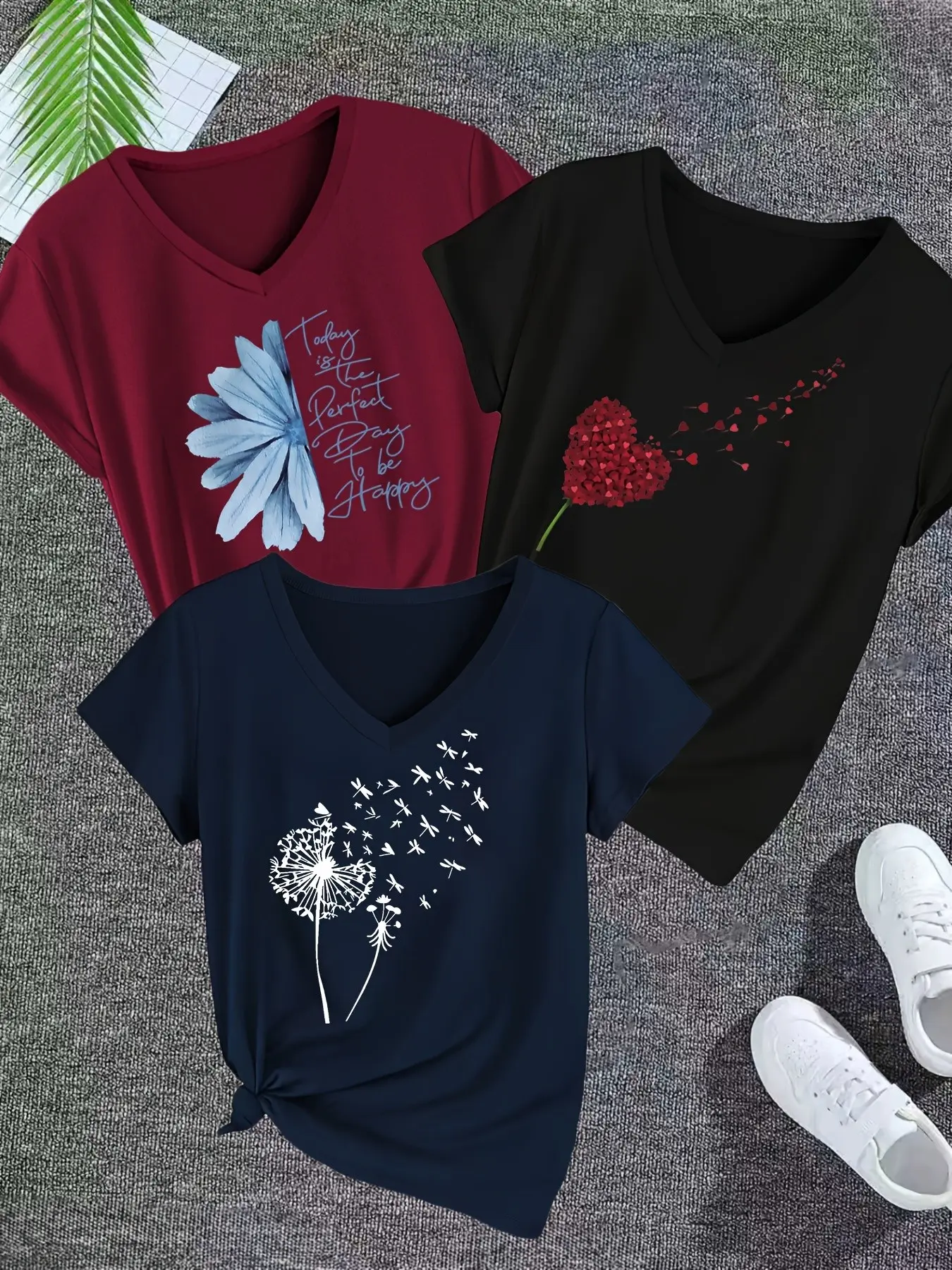 Three-Pack Women's V-Neck Short Sleeve T-Shirts, Aesthetic Graphic Tee, Floral & Letter Heart Dandelion Print, Casual Comfortable Lightweight Summer Top, Ladies' Fashion