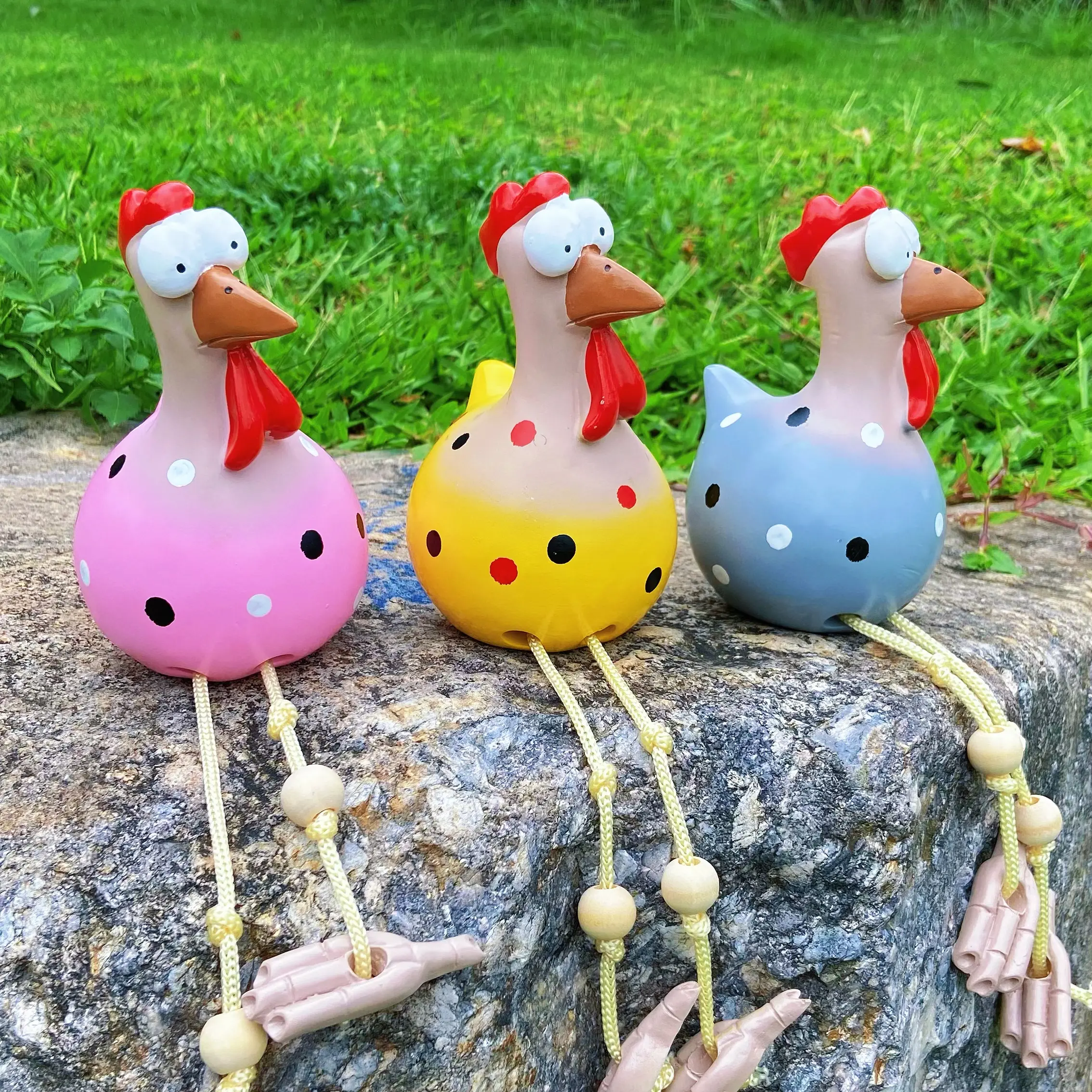 Cute Ceramic Chicken Figurine Set – Sitting Farmhouse Animal Statue for Garden, Home & Shelf Decor