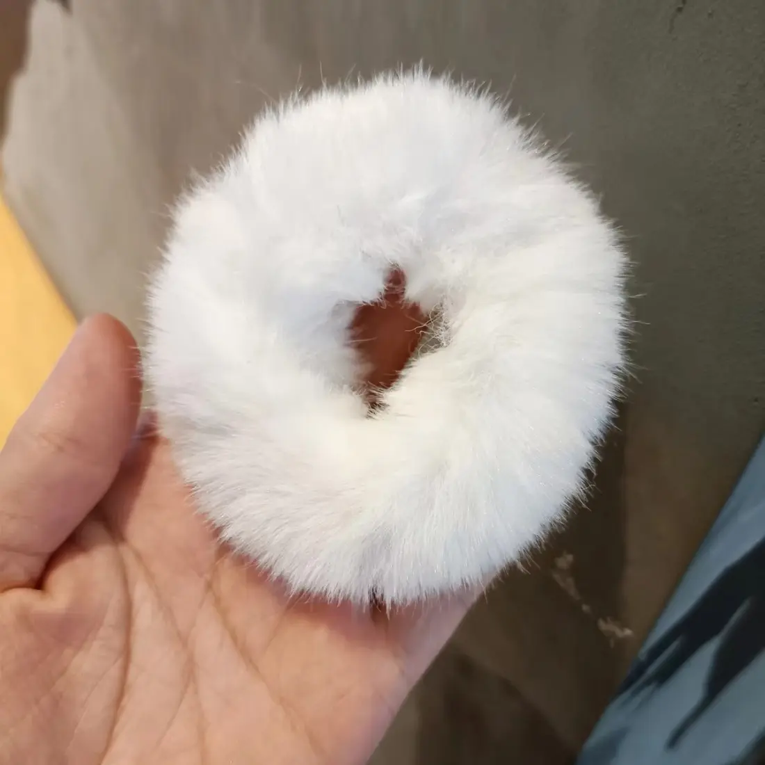 Women's Synthetic Fluffy Plush Scrunchie - Soft Texture Stretchy Hair Accessory, Innocent Sweet Girl Hairbands & Scrunchies for Winter Outfits, Daily Wear Gifts, Stretch, Ponytail Holder, Cute, Stretch Band, Cute Scrunchie