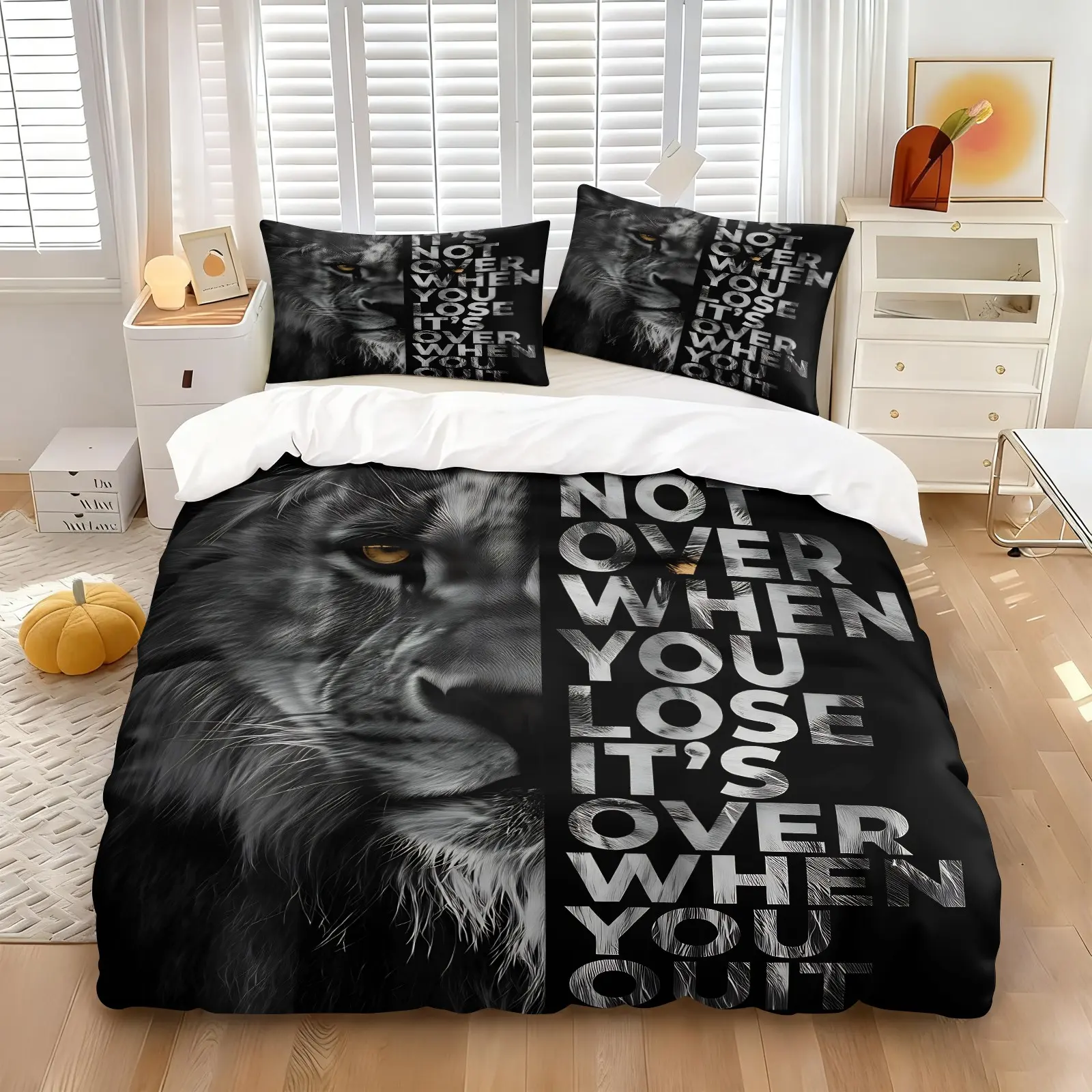 Inspirational English Quotes & Lion Duvet Cover Set & 1-2 Coreless Pillowcases, Minimalist Dark Themed Bedding, Soft Skin-friendly Breathable Fabric All Seasons, Motivational Success Style Bedroom Decor For Men, Thoughtful Gift For Guys, Boys