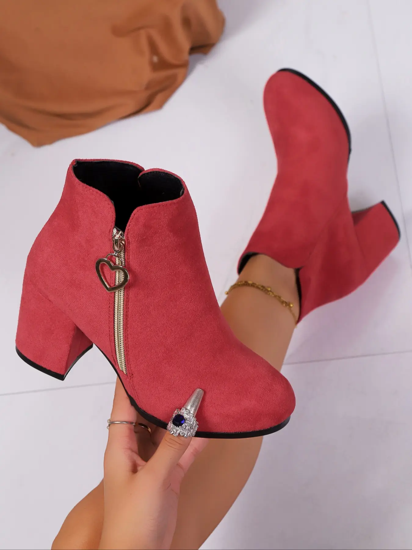 Women's Suede Side Zip Ankle Boots, Heart Shape Zipper Pull Decor Round Toe Block Heel Booties, V-Cut Topline Soft Lining Footwear, Non-Slip Rubber Outsole, Daily Party Dating Versatile Short Heeled Boots