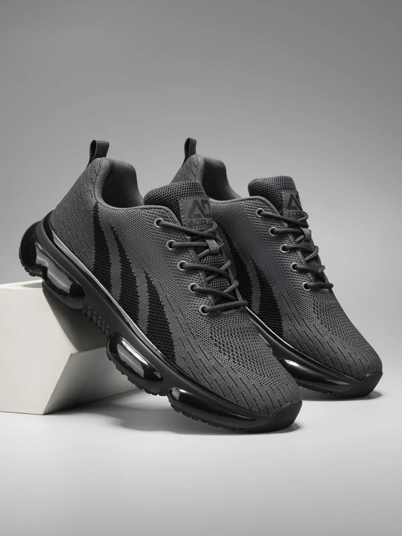 Men's Lightweight Sports Shoes, Comfortable Running & Walking, Breathable Mesh Fabric, Anti-Slip Rubber Sole, Fashionable All-Season Footwear