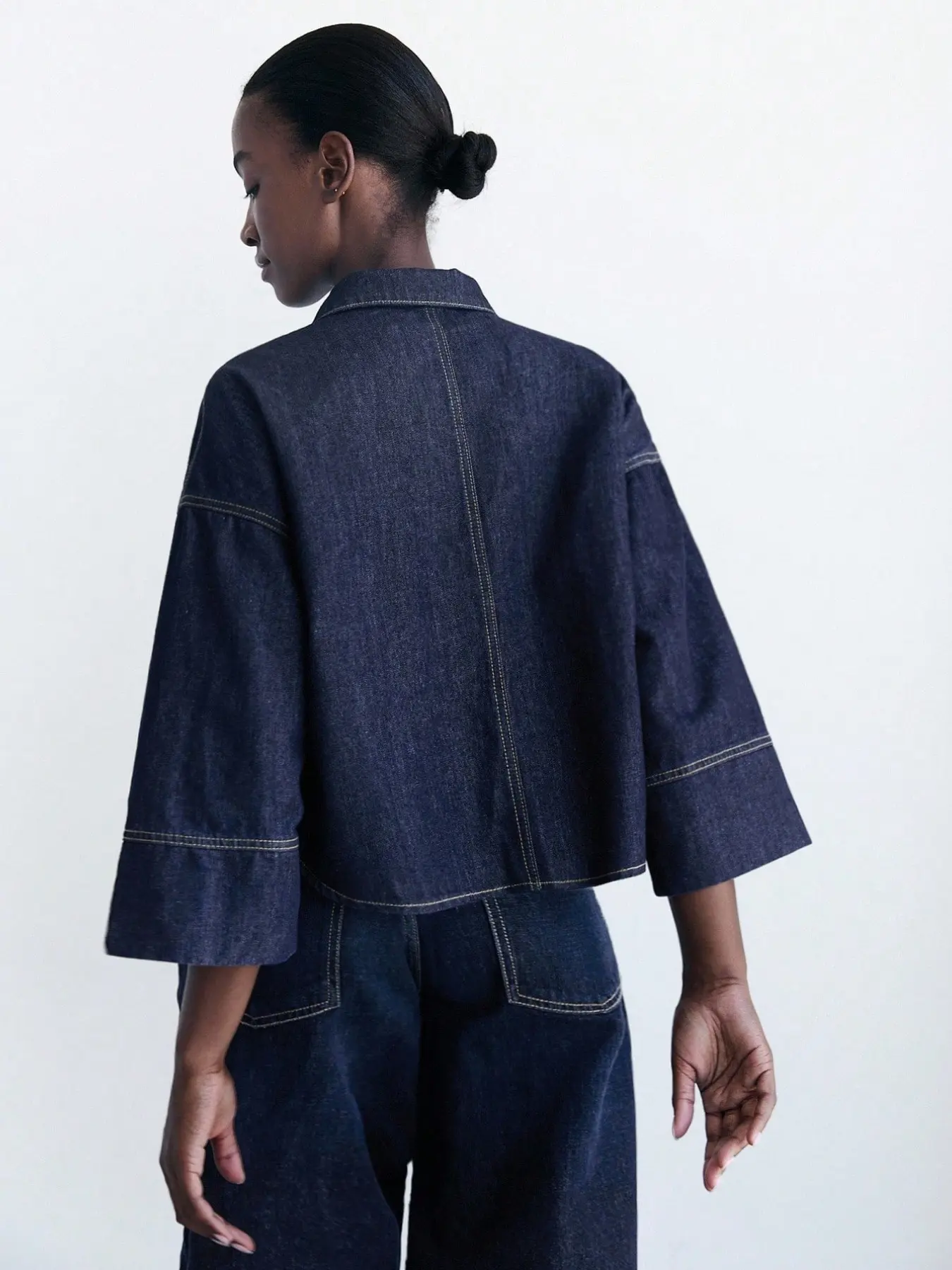 Short Deep Wash Denim Shirt, Contrast Stitching Short Sleeve Denim Top, Loose-Fitting Solid Color, All Seasons Wear