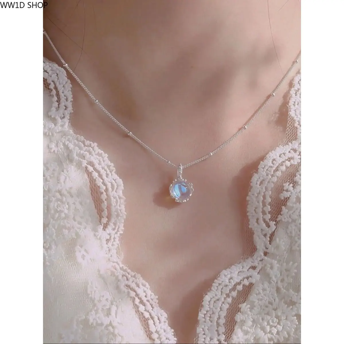 Women's Peppy Glamorous Baroque Silver Cubic Zirconia Rotatable Spinner Flower Necklace - Adjustable Fidget Pendant Jewelry for Daily Wear, Stress Relief, Anniversary Gift, Ethnic, Everyday, Birthday, Business, Casual, Floral, Luxury