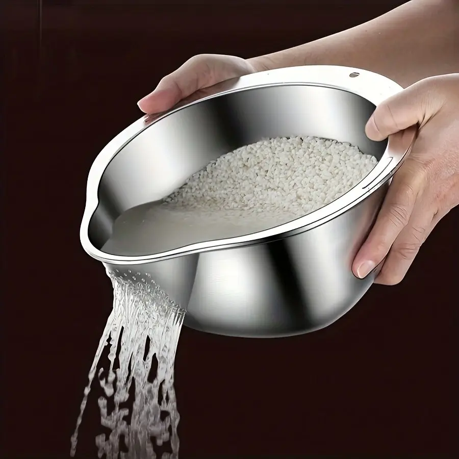 Commercial Grade Stainless Steel Colander Strainer Basket, Kitchen Colander, 5.5qt Food Filter, Rustproof and Dishwasher Safe, Ideal for Home and Restaurant Use