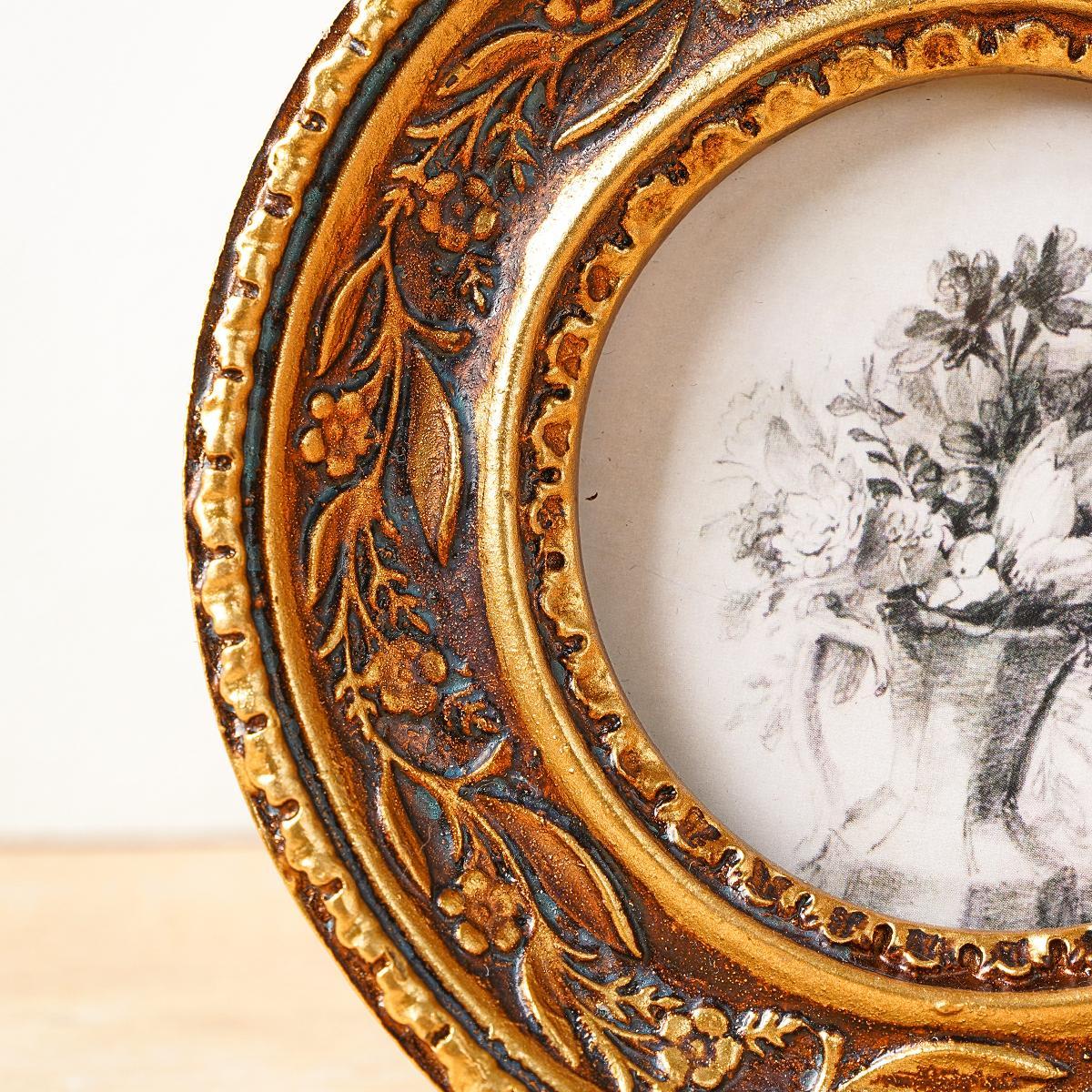 Vintage Flower Pattern Photo Frame, 1 Count Exquisite Retro Resin Photo Frame, Durable Sturdy Frame, Desktop Decoration Photo Frame for Home, Office, Dormitory and School Decor, Imitation Antique Gold Design