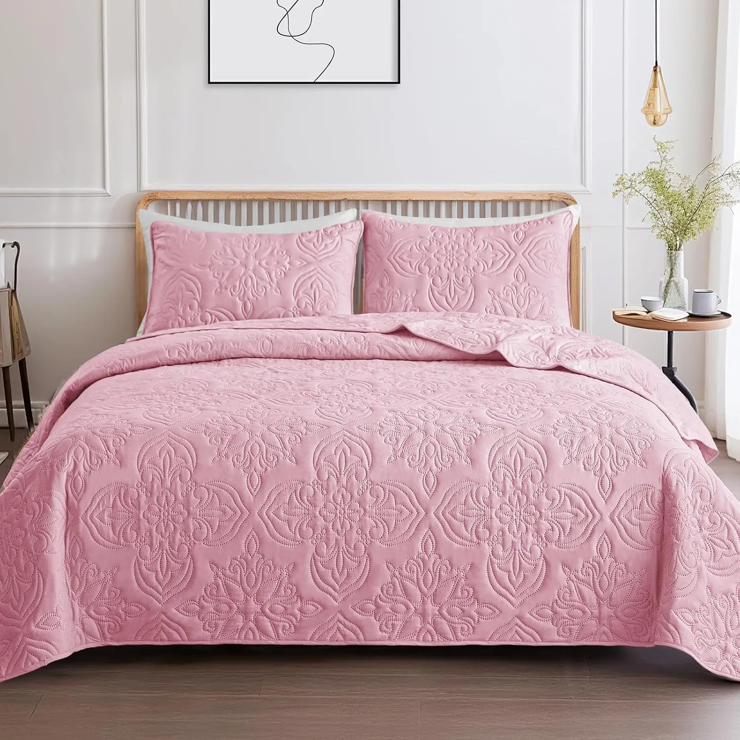 Queen Quilt Bedding Set Vintage Damask Reversible Bedspread 3 Pieces Pink Lightweight Breathable Queen Size Quilts Ultrasonic Coverlet Bed Cover with 2 Pillow Shams