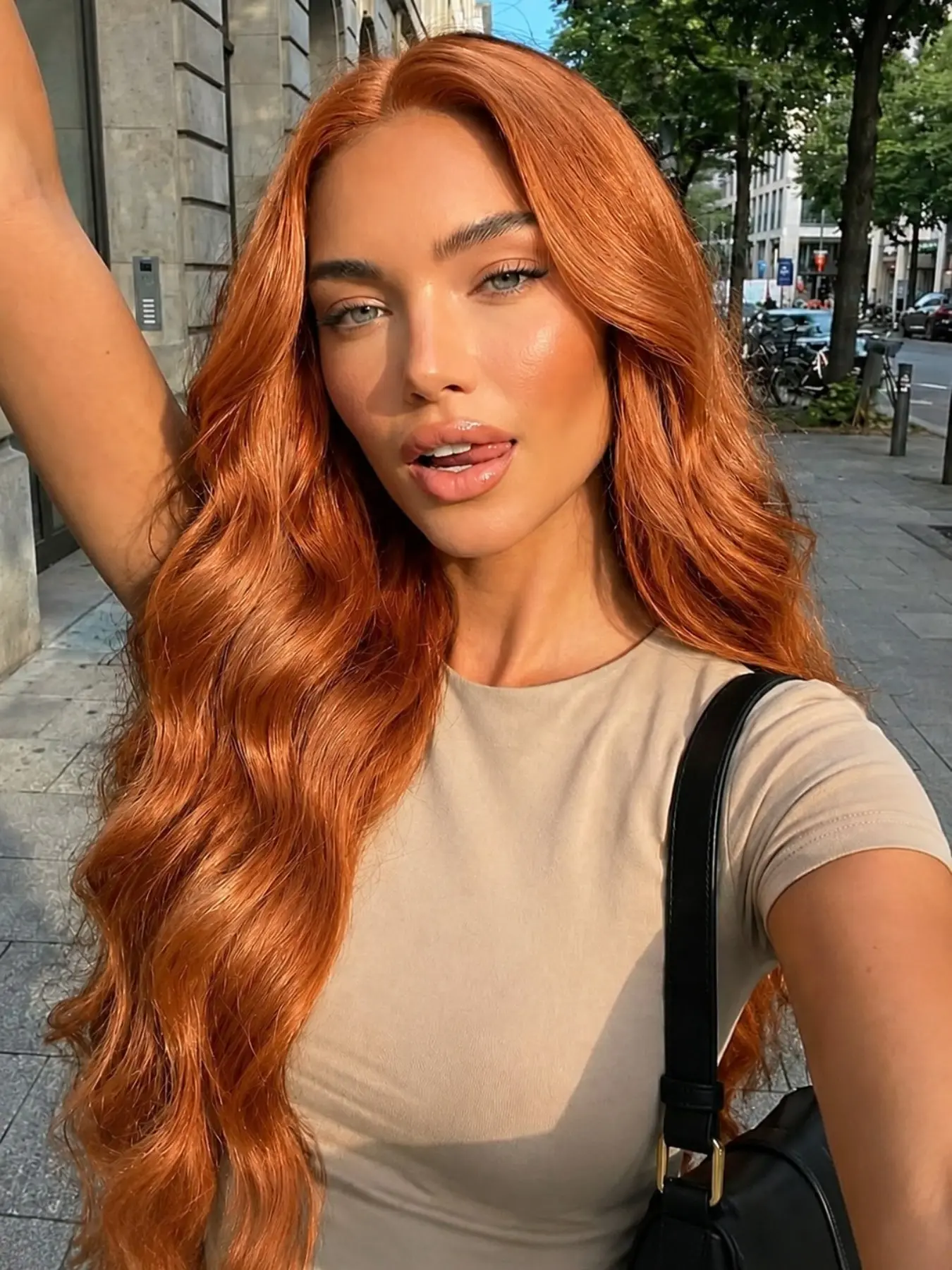 26 Inch Ginger Orange Body Wave Crimped Waves Lace Front Wig Heat Resistant Synthetic Hair Natural Hairline Perfect for Daily Wear & Parties Body Wavy Wig